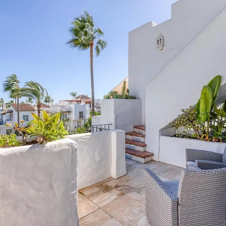 Hanami Alcazaba Garden Apartment Estepona