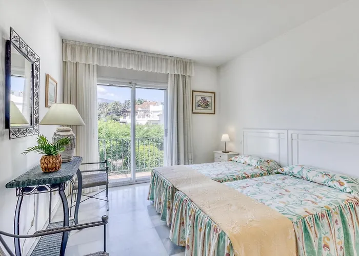 Hanami Alcazaba Garden Apartment Estepona