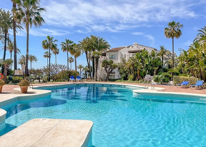 Hanami Alcazaba Garden Apartment Estepona