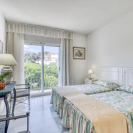 Hanami Alcazaba Garden Apartment Estepona