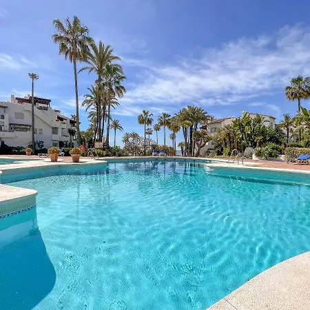 Hanami Alcazaba Garden Apartment Estepona