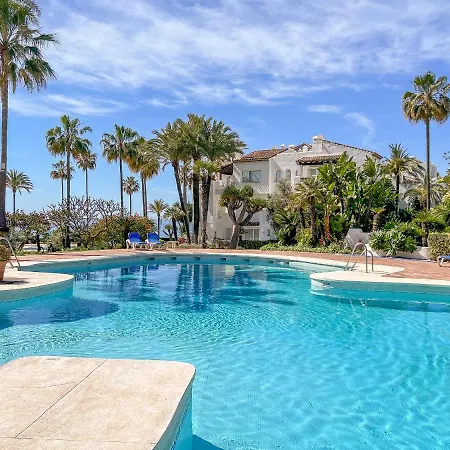 Hanami Alcazaba Garden Apartment Estepona