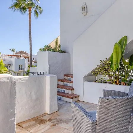 Hanami Alcazaba Garden Apartment