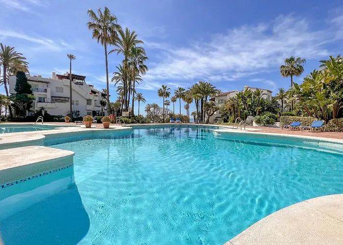 Hanami Alcazaba Garden Apartment Estepona